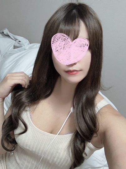 新宿の人妻デリヘルなら【麗しい人妻 新宿本店】若妻熟女風俗店 瞳(ひとみ)の画像